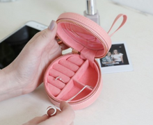 Load image into Gallery viewer, Lisa Angel - Peach Pink Round travel Jewellery Case