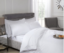 Load image into Gallery viewer, Luxor Collection – 200 Thread Count Luxury Egyptian Cotton Fitted Sheet in White
